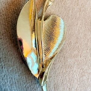 Coro Gold Leaf Brooch
